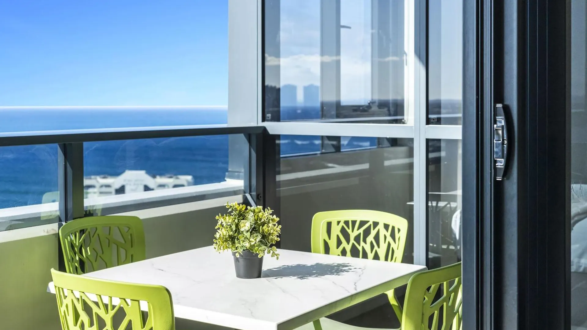 Ruby Apartments - Qstay Gold Coast 0*,  Ausztrália